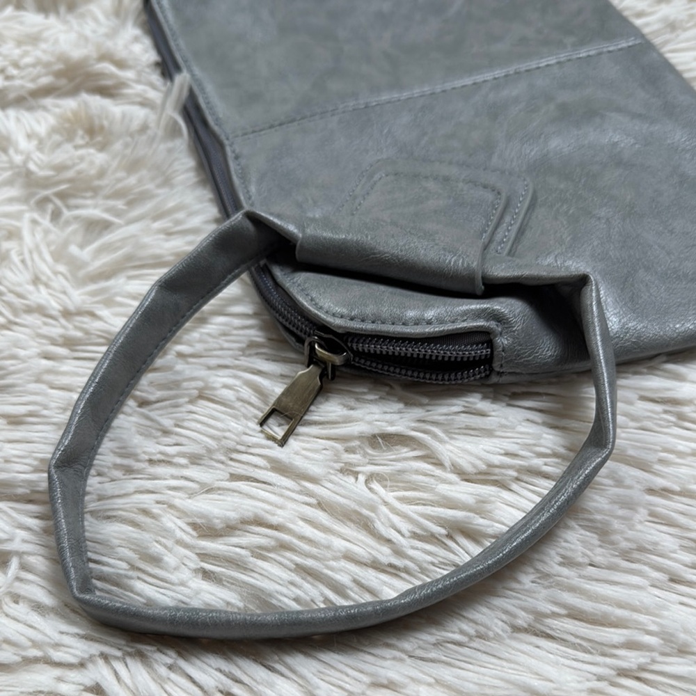 Boutique Faux Leather Wristlet 💗 Gray - Picture 7 of 11